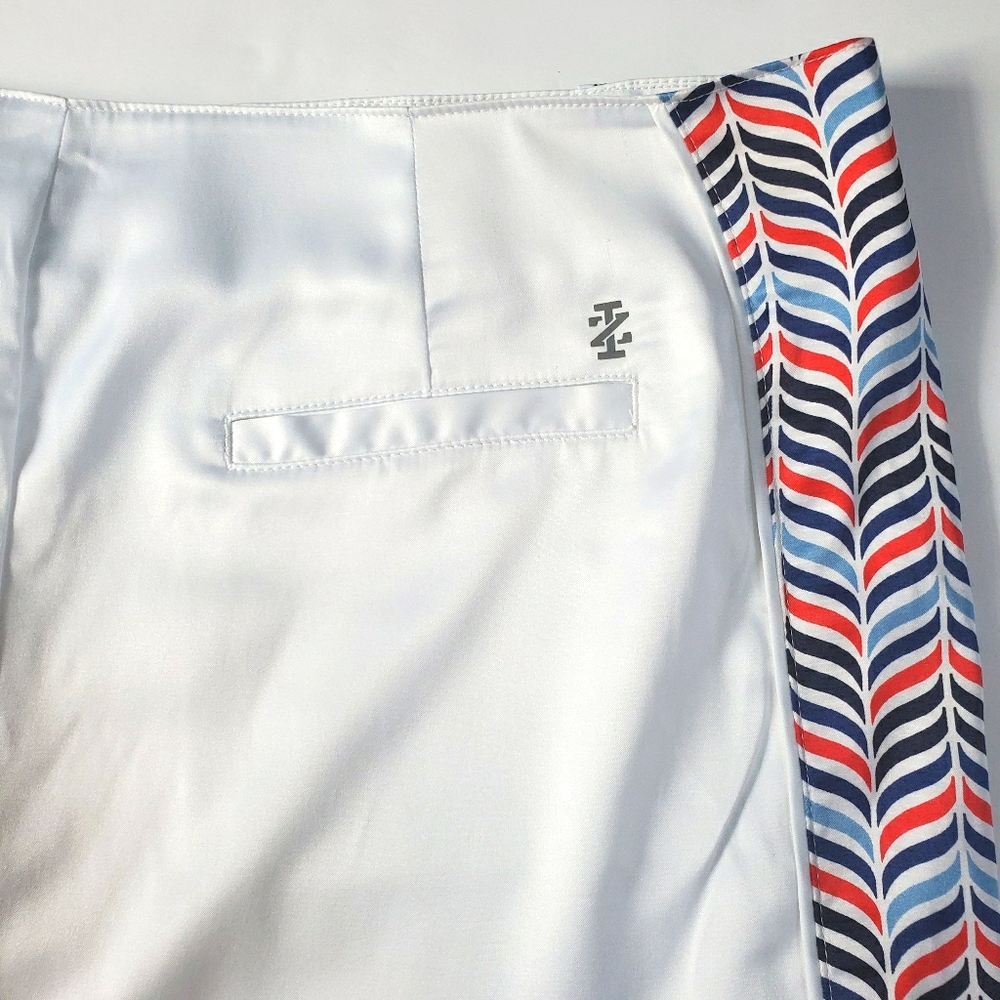 IZOD Golf Skort - Shorts / Skirt EUC Size 18